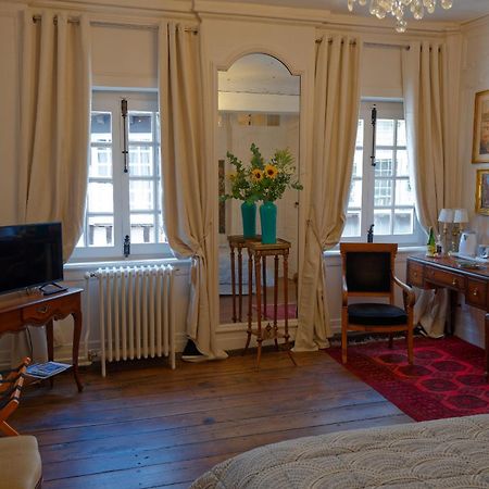 Guest House Saint Yves Динан Екстериор снимка