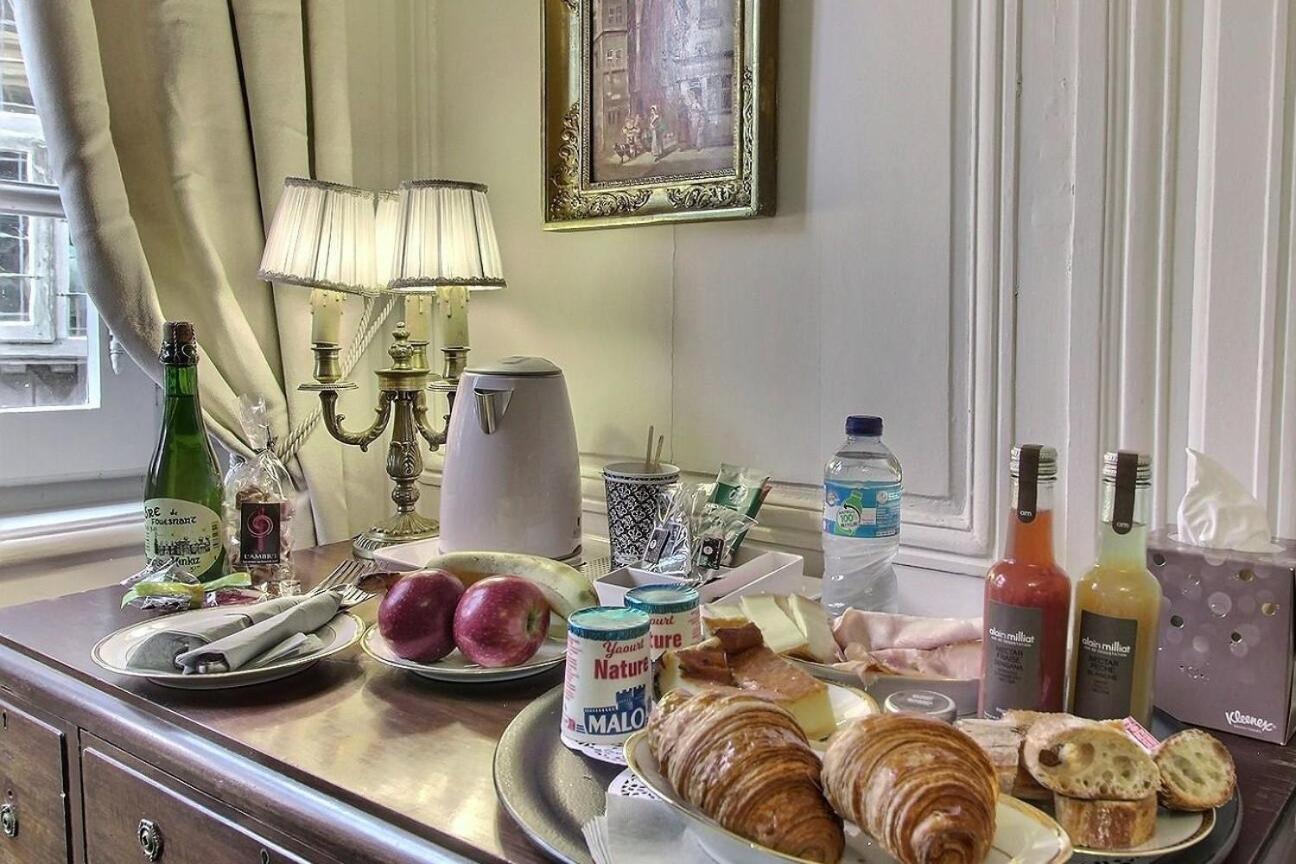 Guest House Saint Yves Динан Екстериор снимка