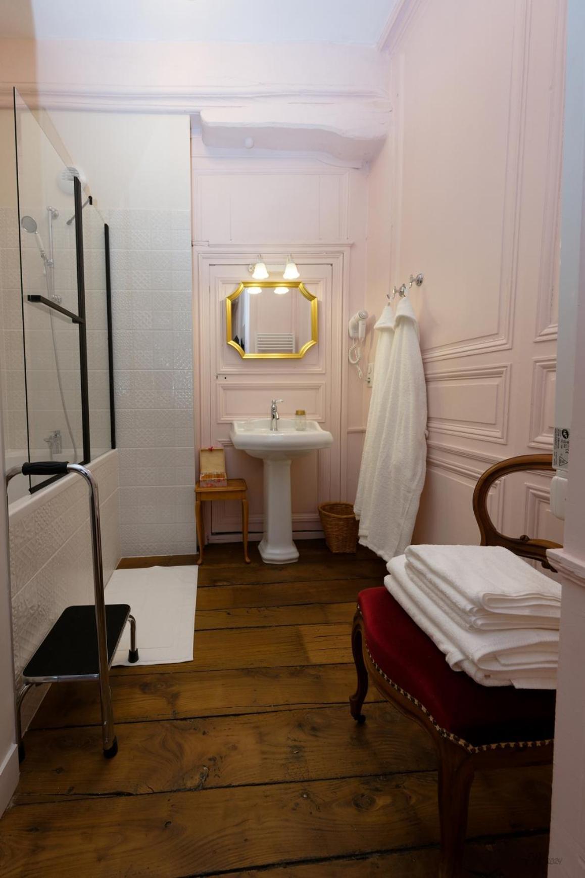 Guest House Saint Yves Динан Стая снимка