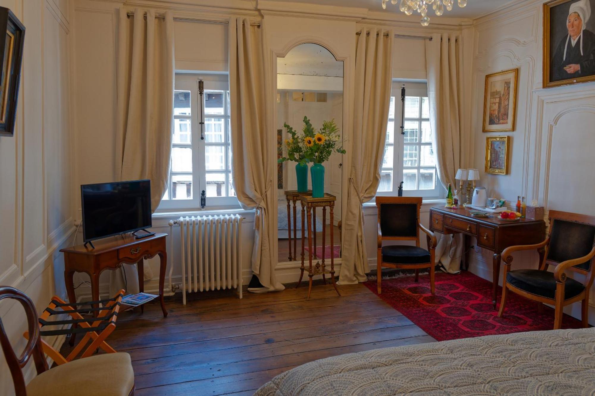 Guest House Saint Yves Динан Екстериор снимка