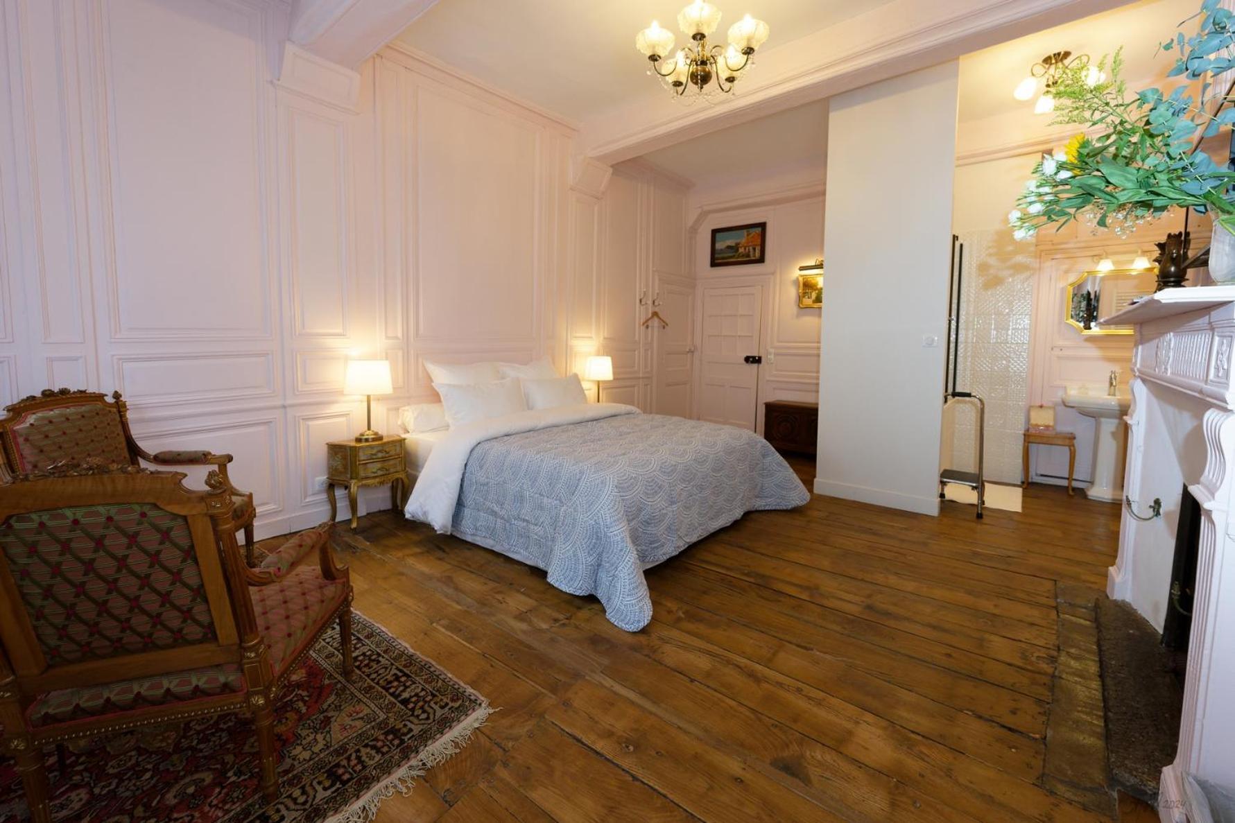 Guest House Saint Yves Динан Екстериор снимка