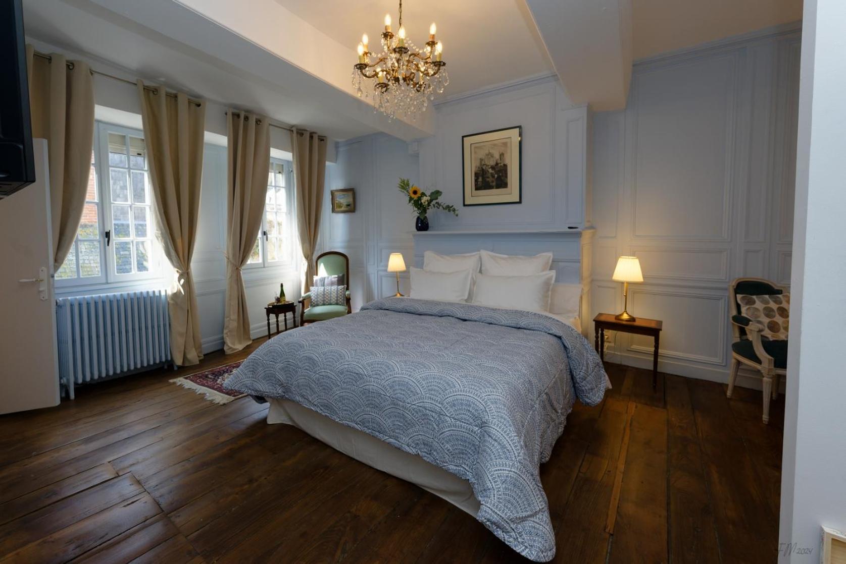 Guest House Saint Yves Динан Екстериор снимка